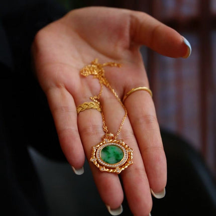 Runder Anhänger aus natürlicher Jade im königlichen Vintage-Stil – Vermeil-Gold – AAAA-Qualität