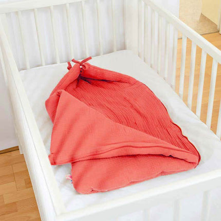 Erdbeer-Babynest aus Bio-Baumwolle