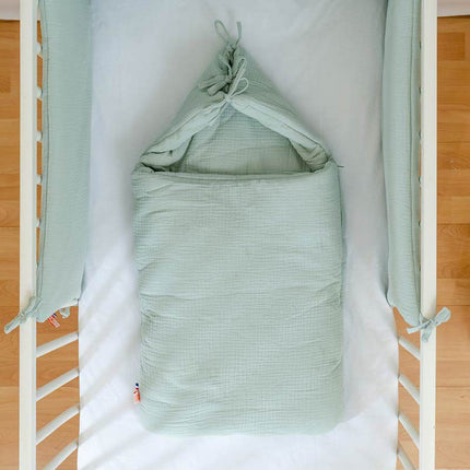 Grünes Babynest aus Bio-Baumwolle