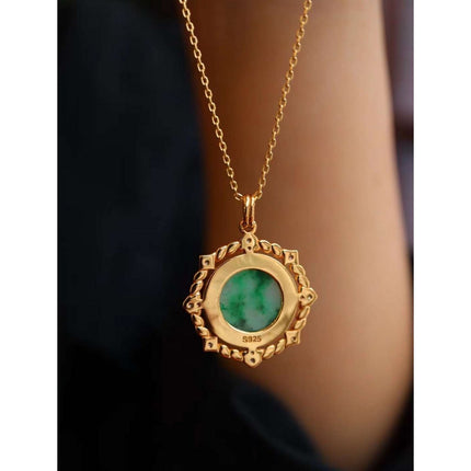 Runder Anhänger aus natürlicher Jade im königlichen Vintage-Stil – Vermeil-Gold – AAAA-Qualität